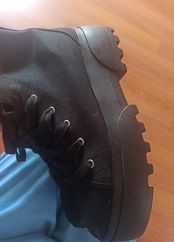 H&M canvas baharlık bot 