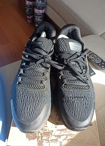 Under Armour siyah spor ayakkabı , orijinal