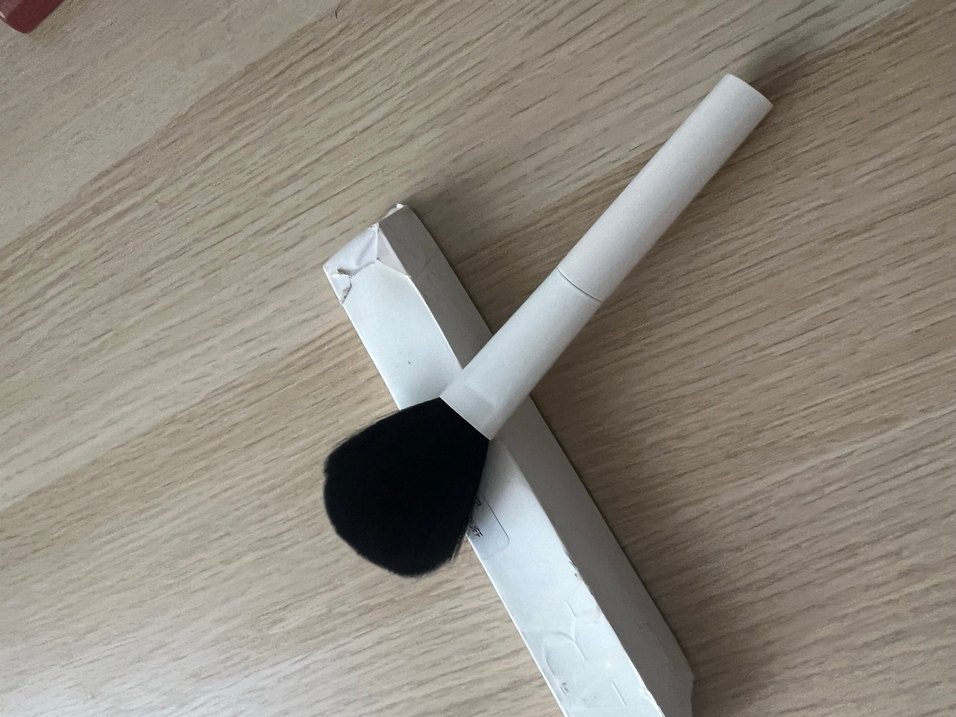 Zara Beyaz Makyaj Fırçası - Görsel 3