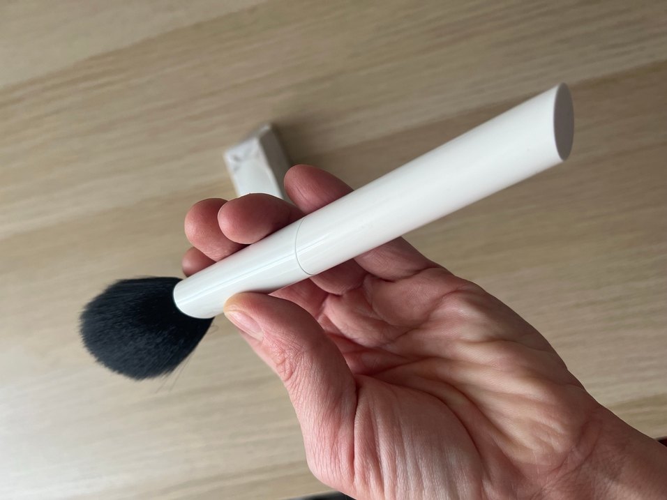 Zara Beyaz Makyaj Fırçası - Görsel 2