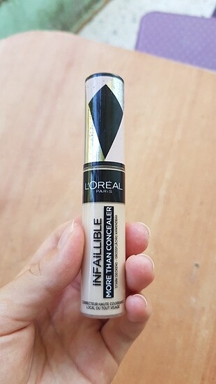 Loreal infaillible more than concealer 326 vanille 