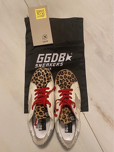 GOLDEN GOOSE