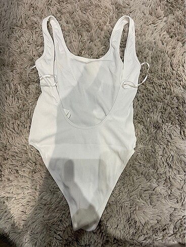 Pull and Bear sırt dekolteli