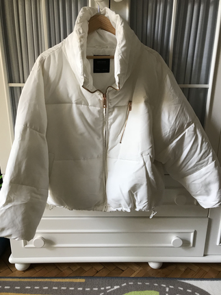Zara Zara Beyaz kısa anorak mont