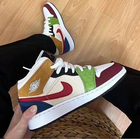 Orjinal jordan 4 kez giyildi