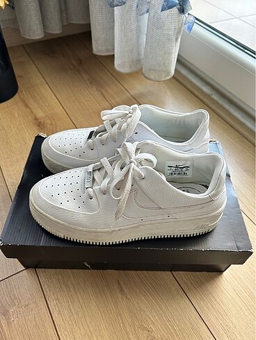 Nike Air Force Beyaz Spor Ayakkabı - Görsel 2