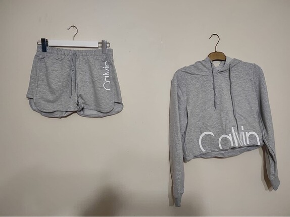 CALVİN KLEİN ŞORT- SWEATSHİRT TAKIMI