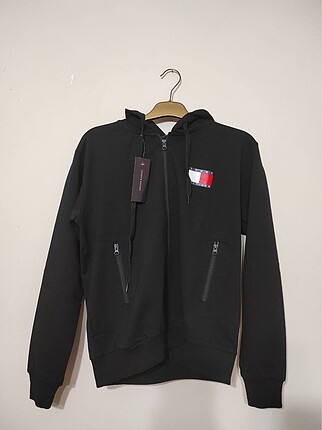 TOMMY HİLFİGER SİYAH KAPŞONLU FERMUARLI HIRKA
