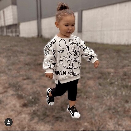 Zara marka Mickey Mouse takım