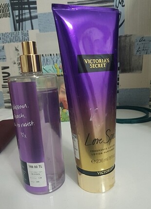 Victoria secret vücut kremi ve spreyi