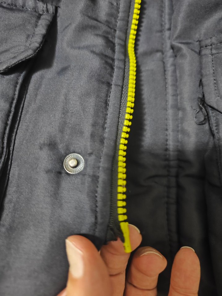 Erkek Çocuk Mont(fermuar bozuk uyguna koydum) - Görsel 4