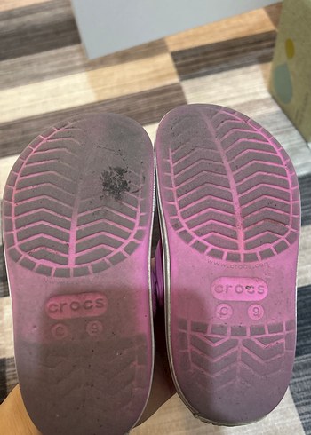 25 Beden Crocs pembe terlik