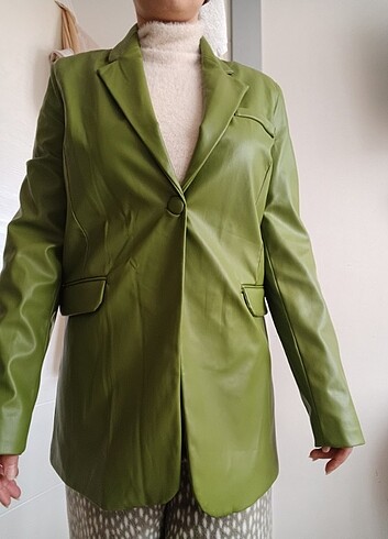 Zara Yeşil deri ceket 