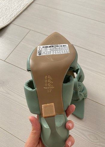 Yeşil Fiyonklu Stiletto Terlik - Görsel 3