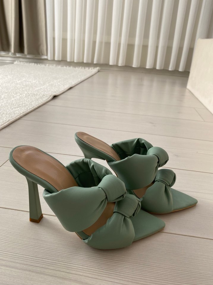 Yeşil Fiyonklu Stiletto Terlik - Görsel 2