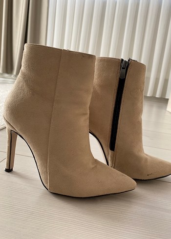 Bej Süet Stiletto Topuklu Kadın Bot - Görsel 2