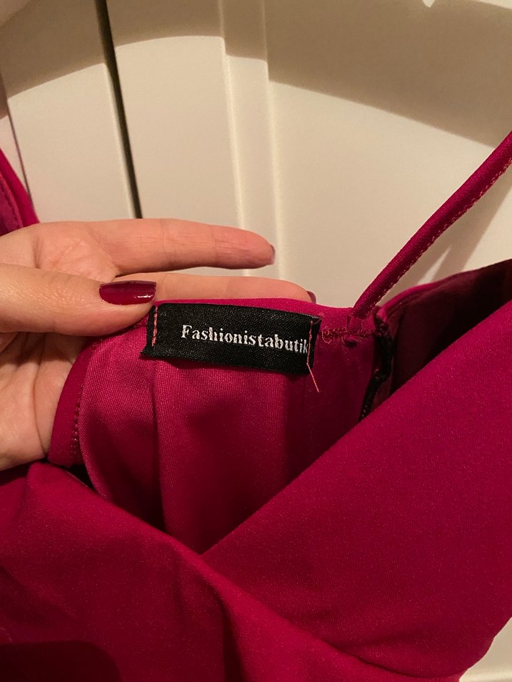 Fuşya Straplez Fırfırlı Midi Elbise - Görsel 3