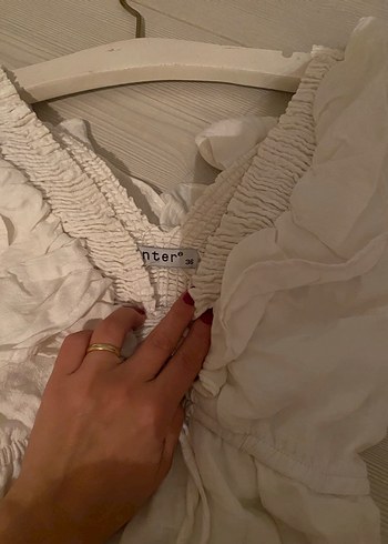 V Yaka Fırfırlı Beyaz Uzun Keten Elbise - Görsel 3