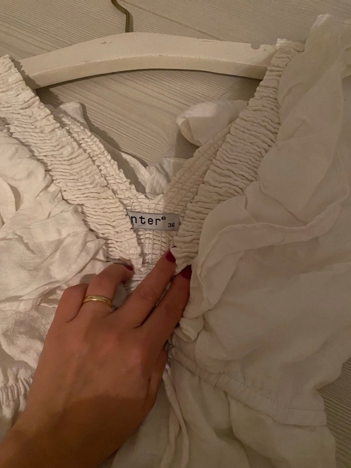 V Yaka Fırfırlı Beyaz Uzun Keten Elbise - Görsel 3