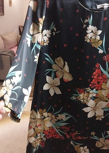 çiçek desenli kısa elbise - Görsel 3