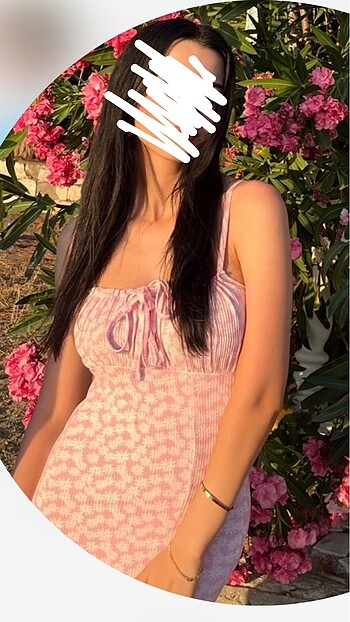 Çiçekli elbise