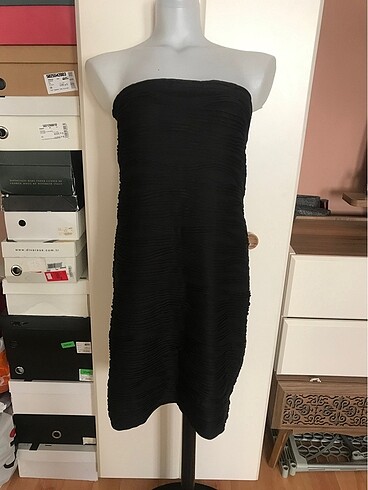 Kısa straplez elbise - Görsel 2