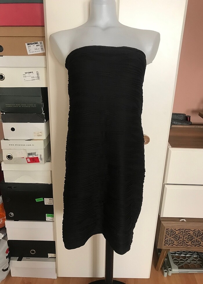 Kısa straplez elbise - Görsel 2