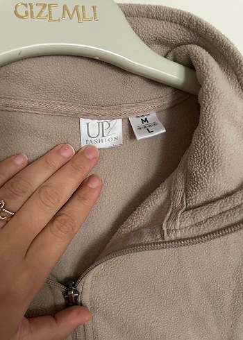 l Beden Bej Yüksek Yakalı Fermuarlı Kadın Yelek