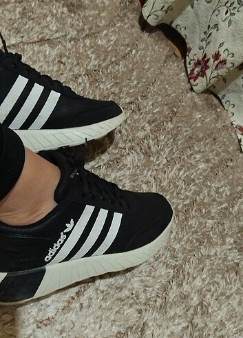 37 Beden siyah Renk Adidas Spor ayakkabı
