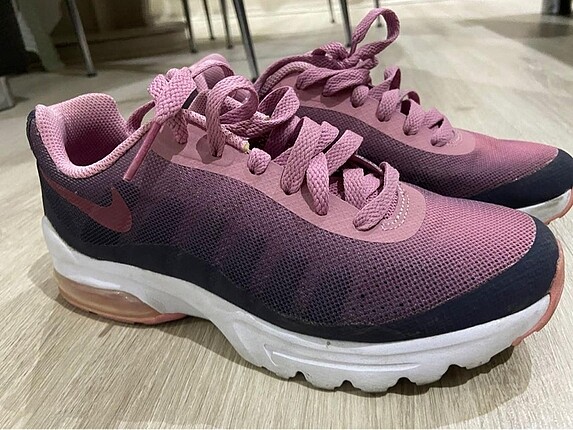 Nike spor ayakkabı
