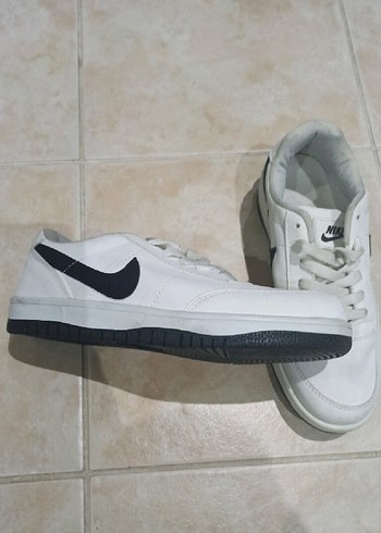 Diğer Beyaz Nike Kadın Spor Ayakkabı