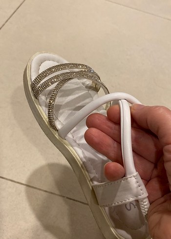 Beyaz Işıltılı Boncuklu Kız Çocuk Sandalet - Görsel 5