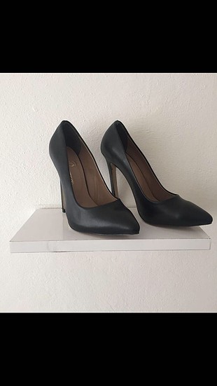 Zara Siyah Stiletto Topuklu Ayakkabı