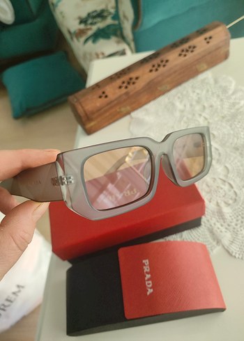 Parlak Kahverengi Prada Kadın Güneş Gözlüğü - Görsel 3