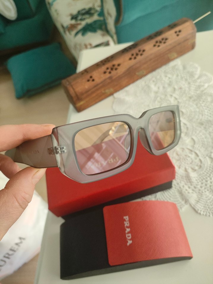 Parlak Kahverengi Prada Kadın Güneş Gözlüğü - Görsel 3