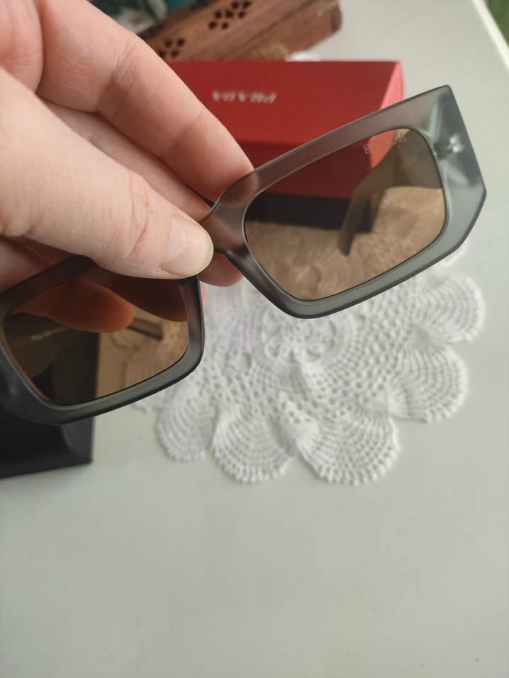 Parlak Kahverengi Prada Kadın Güneş Gözlüğü - Görsel 2