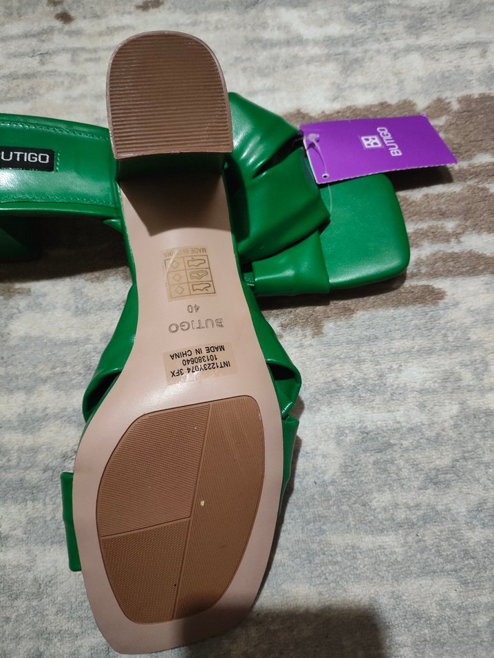 Parlak Yeşil Tokalı Blok Topuklu Kadın Terlik - Görsel 3