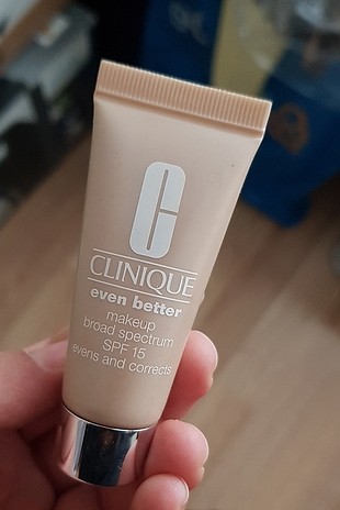 Clinique Even Better fondöten 08 beige 