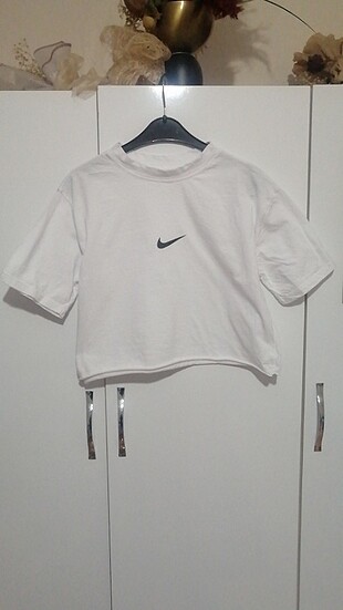 Nike crop