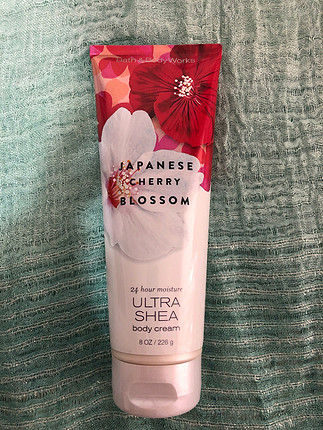 JAPANESE CHERRY BLOSSOM ULTRA SHEA BODY CREAM 