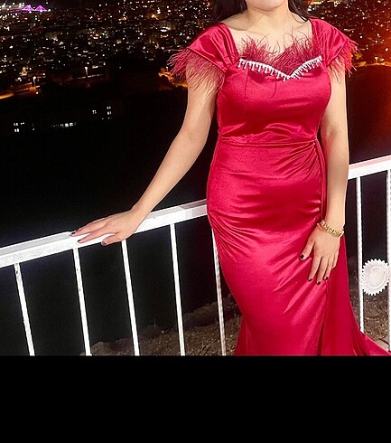 Tasarımcı Kırmızı uzun saten abiye çok şık güzel
