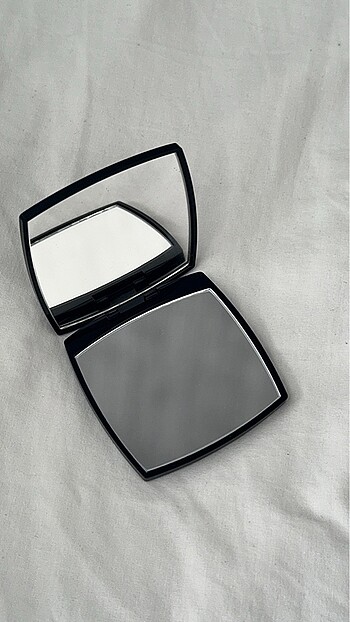 Chanel Chanel Double Facettes Mirror Ayna