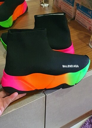 #balenciaga #dolgutopuk #neon