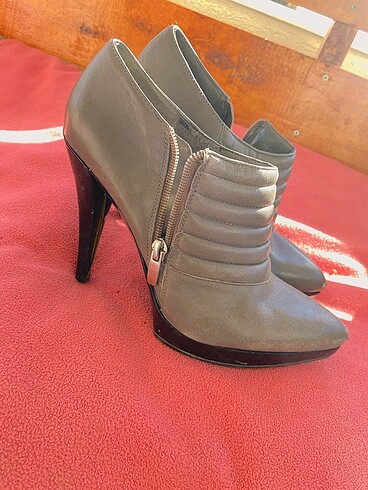 Enzo Angiolini Gri topuklu ayakkabı
