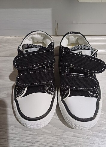 23 Beden siyah Renk Siyah converse