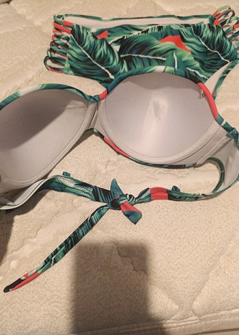 Suwen Yeşil Bohem Desenli Dantel Detaylı Bikini