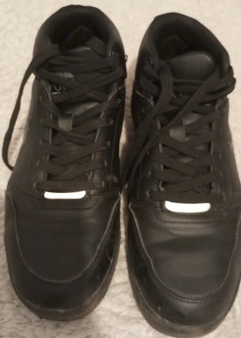 siyah spor ayakkabı tertemiz - Görsel 4