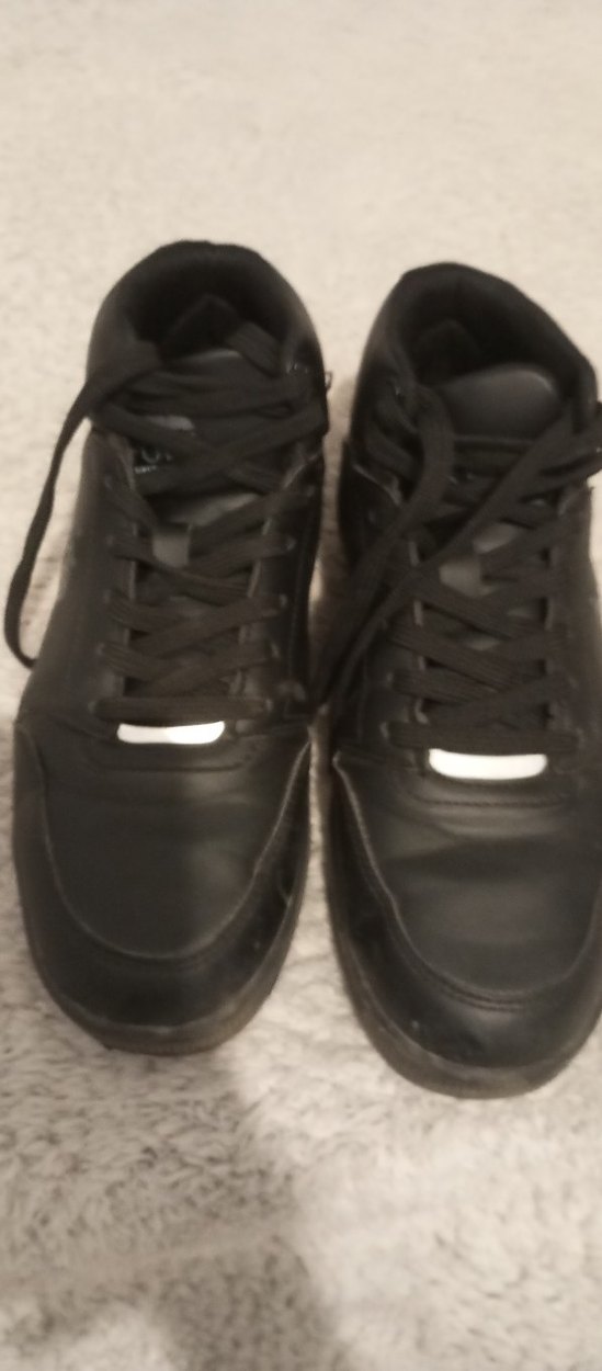 siyah spor ayakkabı tertemiz - Görsel 3