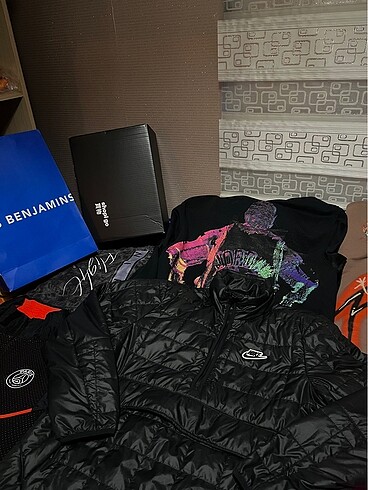 Nike Mont M