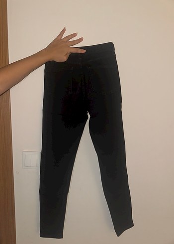 Diğer Siyah Kemerli Dar Kesim Kadın Kot Pantolon